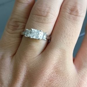 3 stone engagement type ring